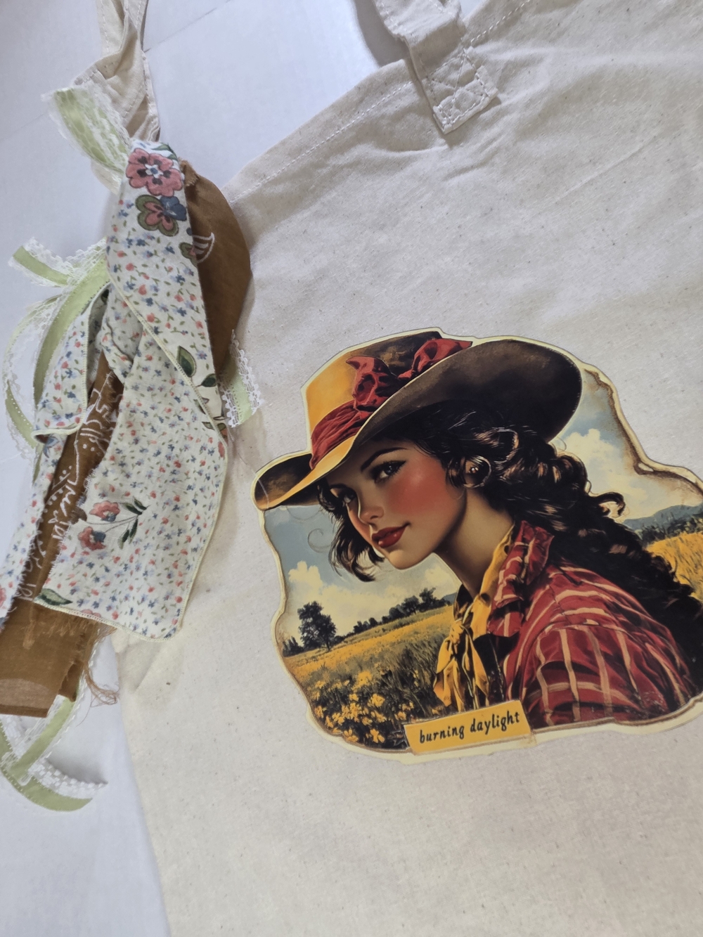 "Burning Daylight" Floral & Lace Tote - Picture 4 of 5